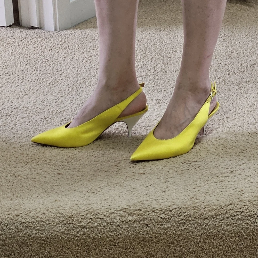 Tory Burch Elegant Pointed Slingback Pumps Size 9M - Picture 1 of 12